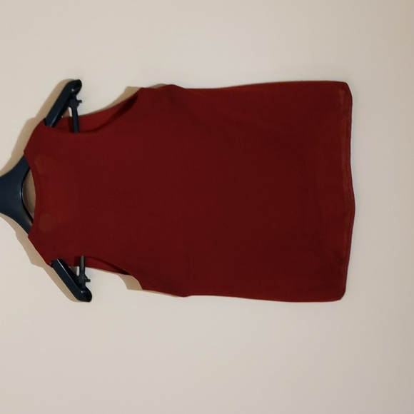 Zaraknit| Burgundy Sleeveless Vegan Leather Top With Acrylic Nylon Blend Back - Picture 6 of 10